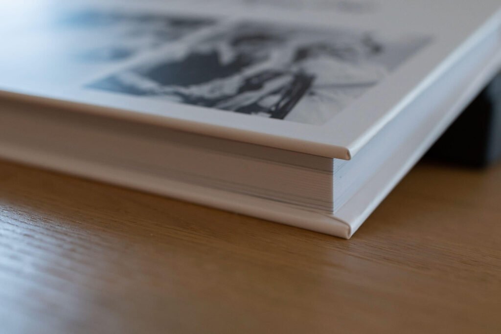 Un album photo solide créé par une photographe de mariage
