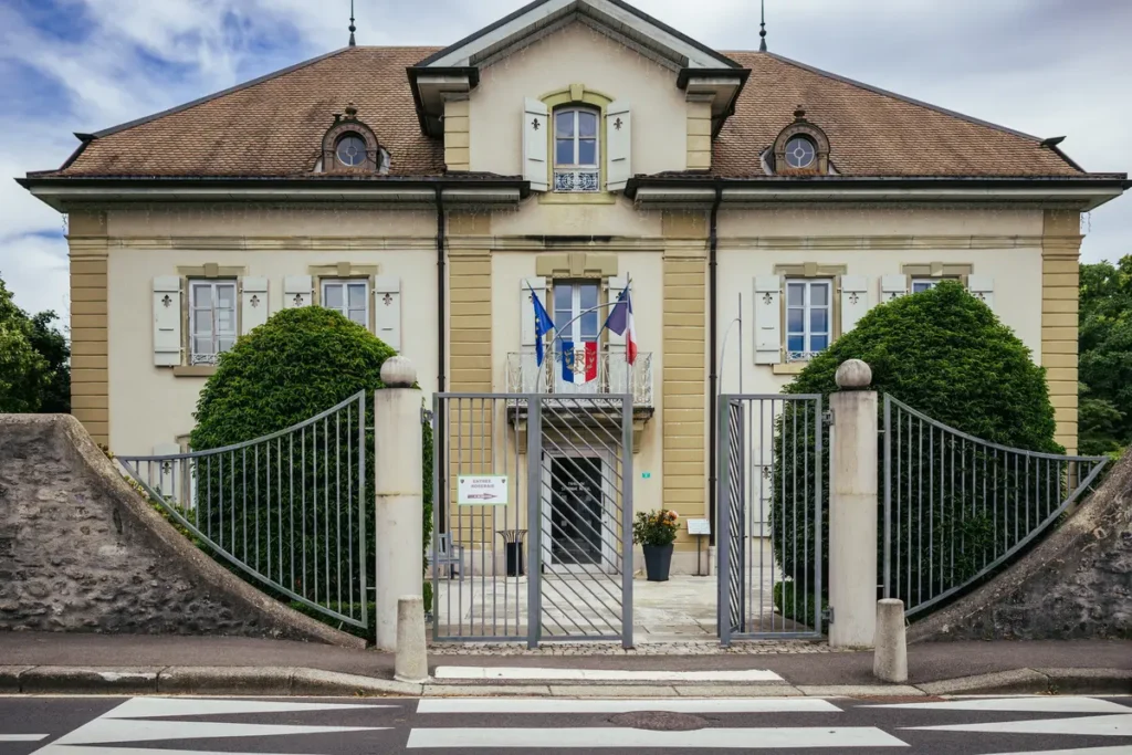 Photo de mairie en Haute-Savoie, près d'Annemasse, photographié par photographe de mariage
