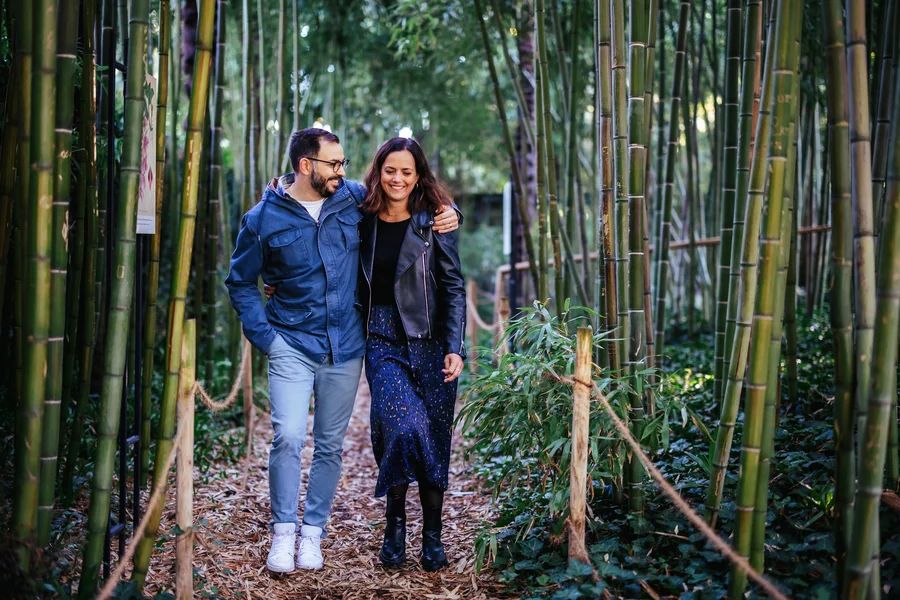 séance photo de couple à l'arboretum d'Angers