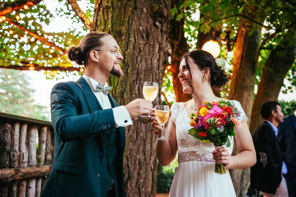 Un beau mariage coloré au chateau de challain la potherie, ça n'a pas de prix !