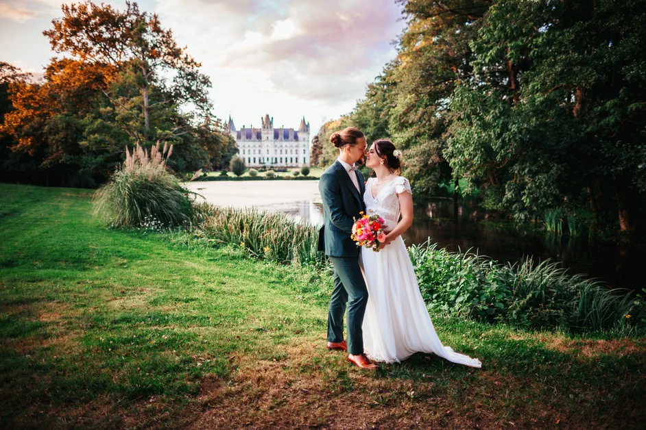Mariage coloré au château de challain la potherie