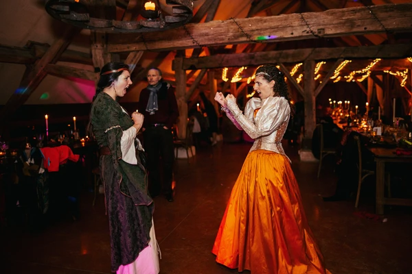 Robes et tenues de mariage médiévales